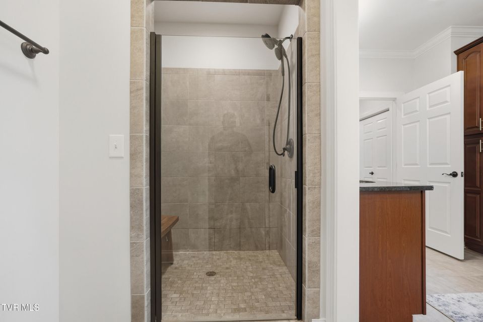 Photo #33: 534 Buckingham Road