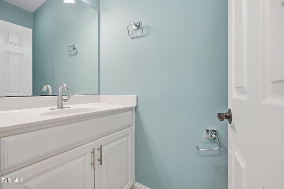 Photo #41: 534 Buckingham Road