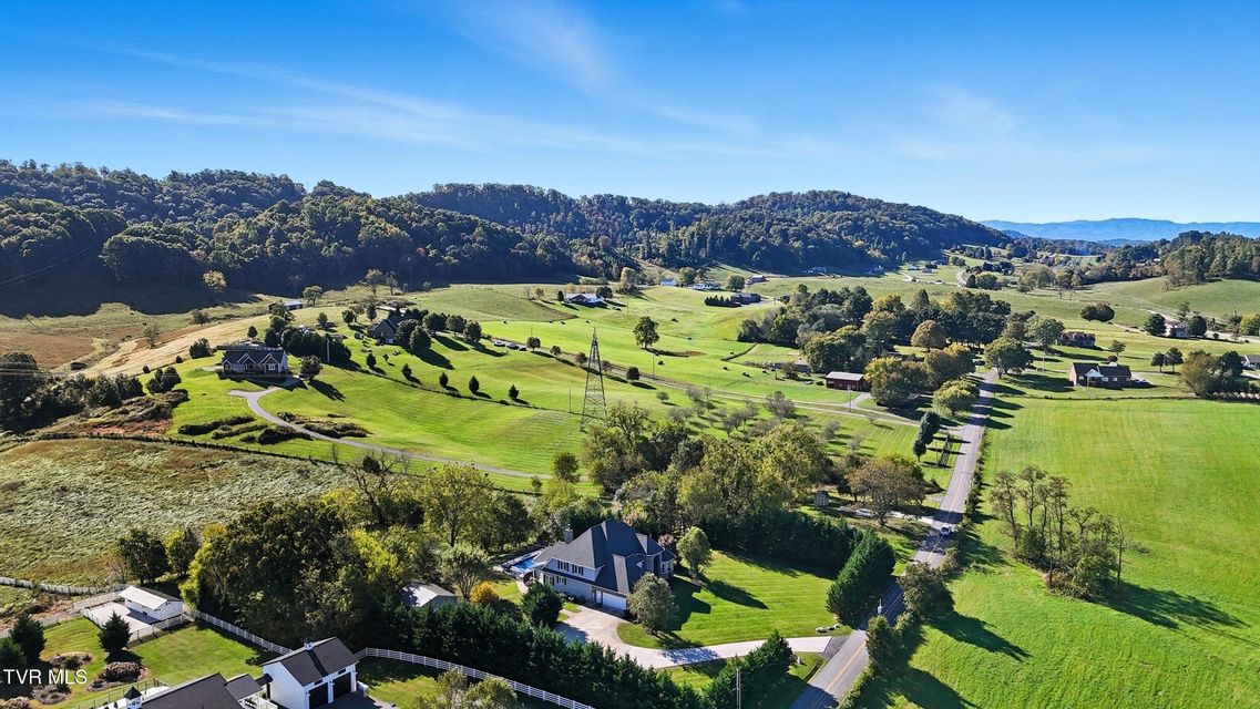 Photo #70: 534 Buckingham Road