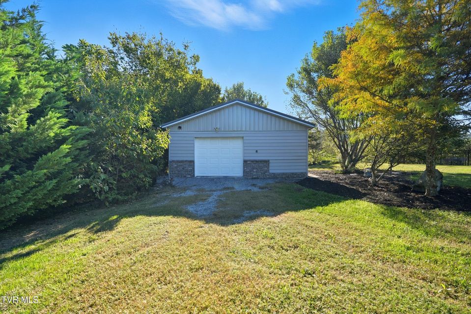 Photo #75: 534 Buckingham Road