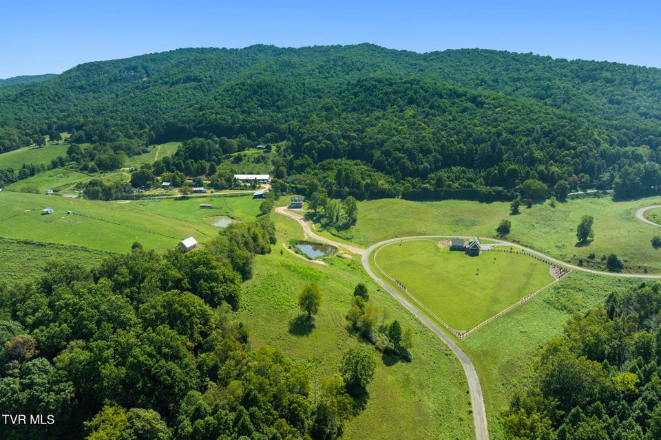 Photo #50: 306 Silver Oak Trail