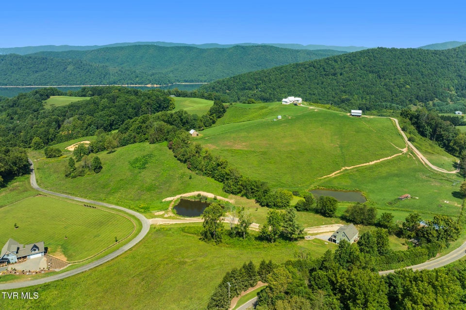 Photo #51: 306 Silver Oak Trail