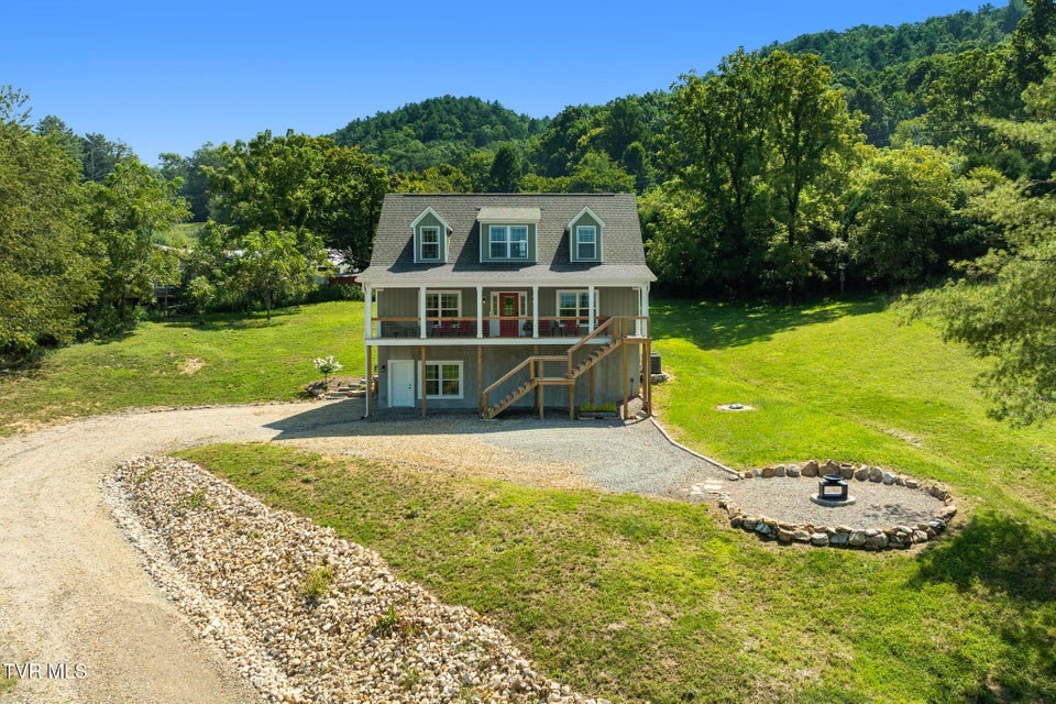 Photo #3: 306 Silver Oak Trail