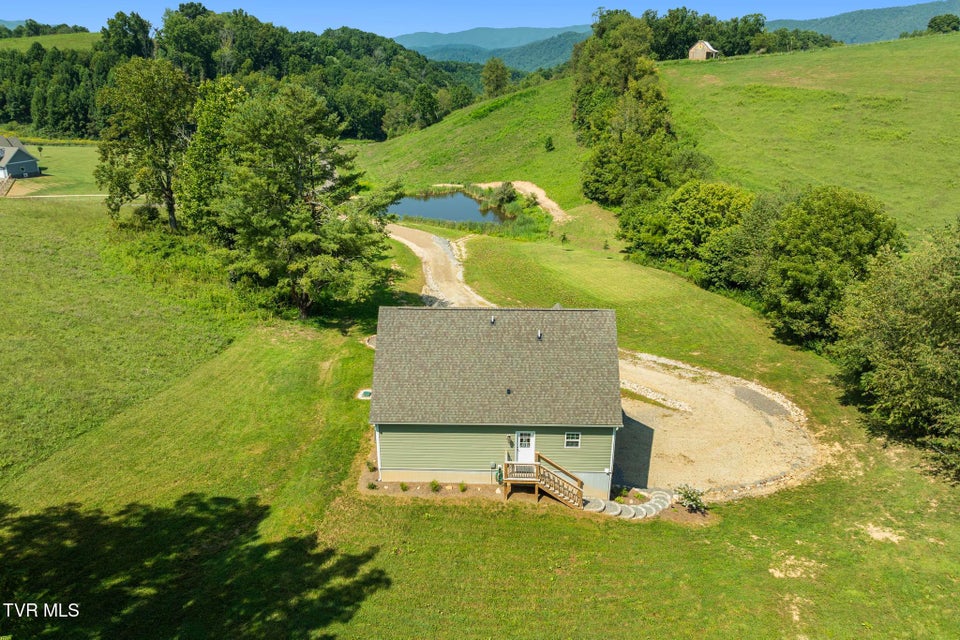 Photo #41: 306 Silver Oak Trail