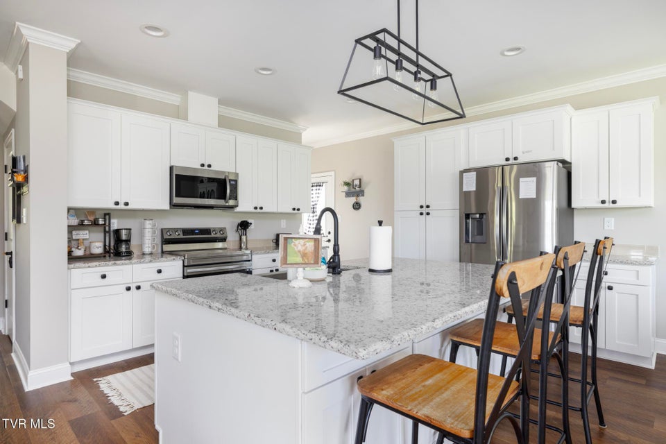 Photo #14: 306 Silver Oak Trail