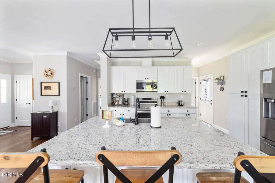 Photo #16: 306 Silver Oak Trail