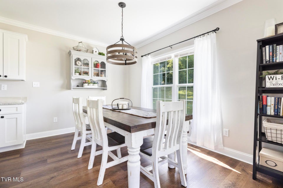 Photo #18: 306 Silver Oak Trail