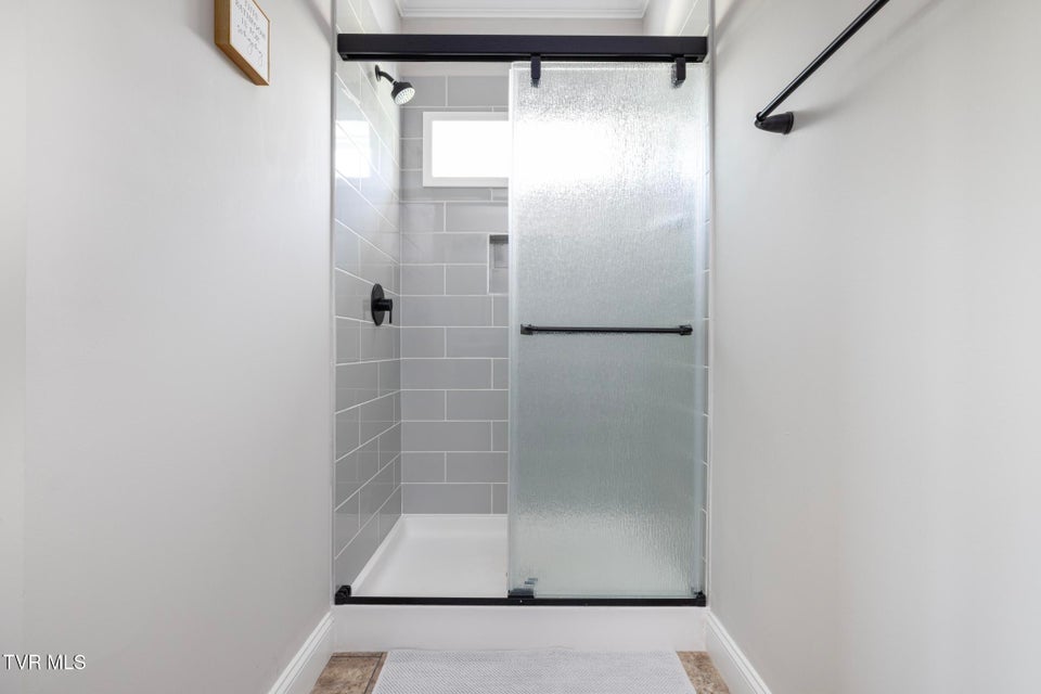 Photo #24: 306 Silver Oak Trail