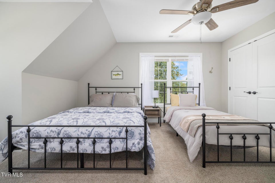 Photo #28: 306 Silver Oak Trail