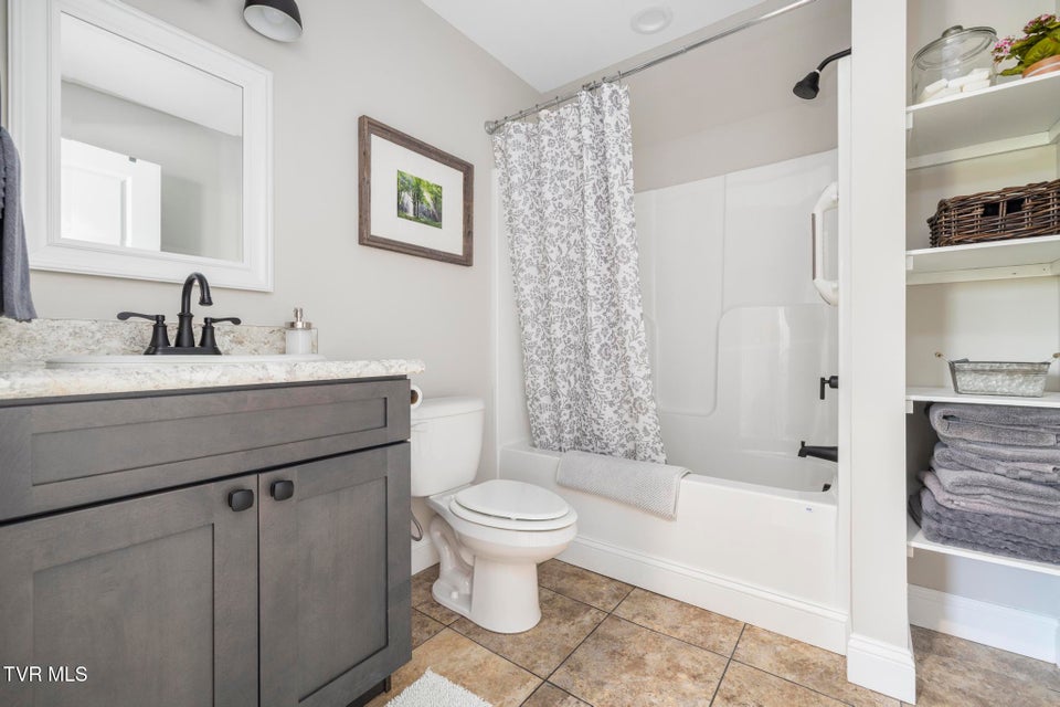 Photo #30: 306 Silver Oak Trail