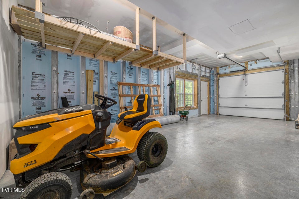 Photo #37: 306 Silver Oak Trail