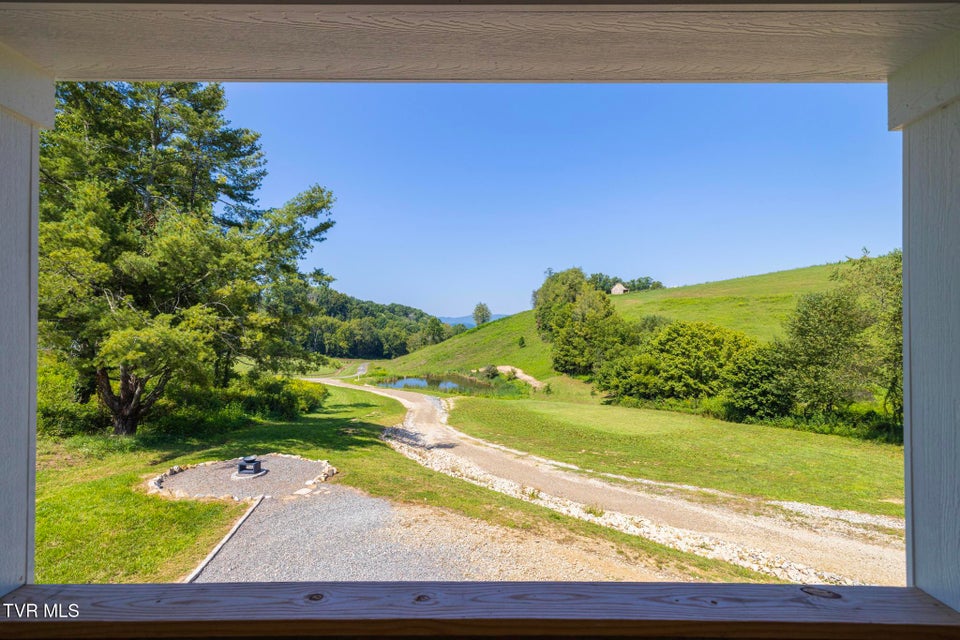 Photo #6: 306 Silver Oak Trail