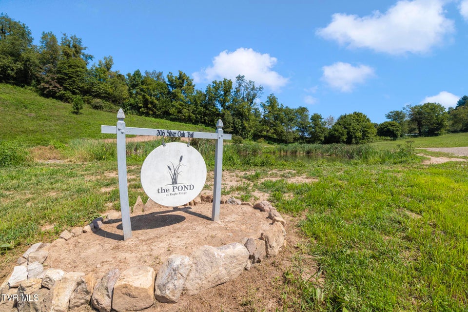 Photo #45: 306 Silver Oak Trail