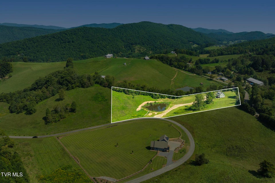 Photo #46: 306 Silver Oak Trail