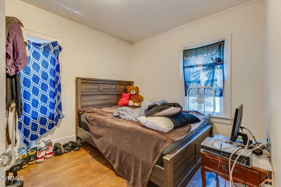 Photo #41: 722 Holston Street