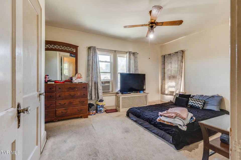 Photo #37: 722 Holston Street