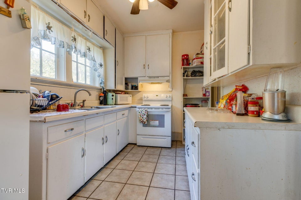 Photo #34: 722 Holston Street