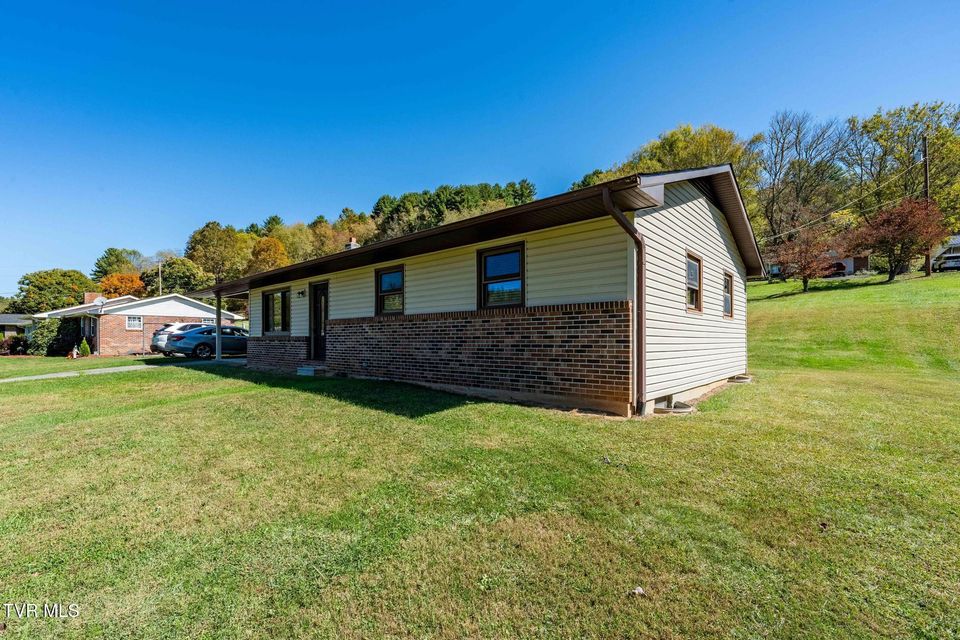 Photo #2: 358 Carr Street