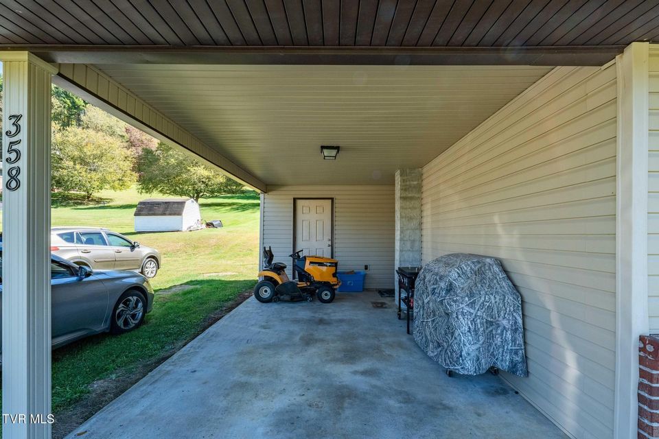 Photo #7: 358 Carr Street