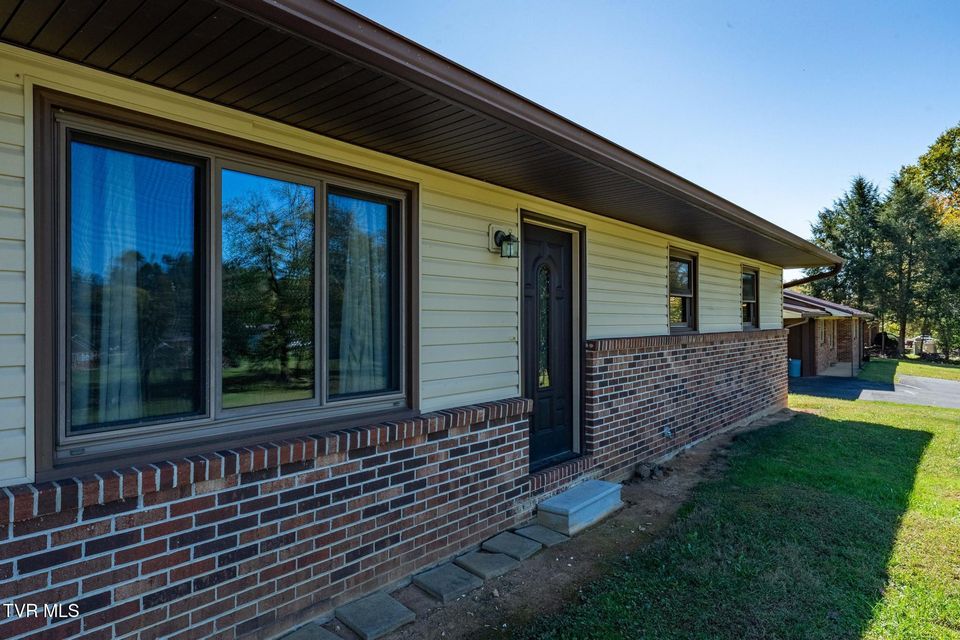 Photo #21: 358 Carr Street