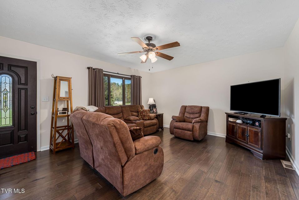 Photo #24: 358 Carr Street