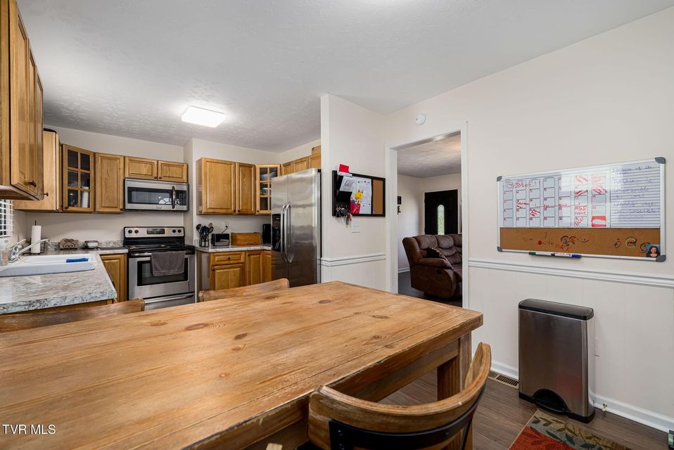 Photo #28: 358 Carr Street