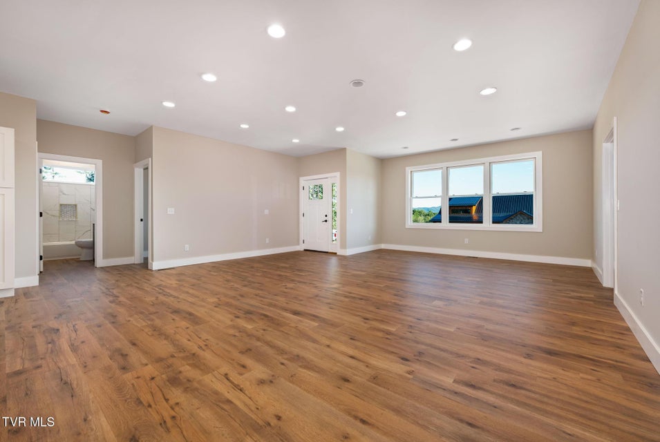 Photo #26: 297 Laurel Way