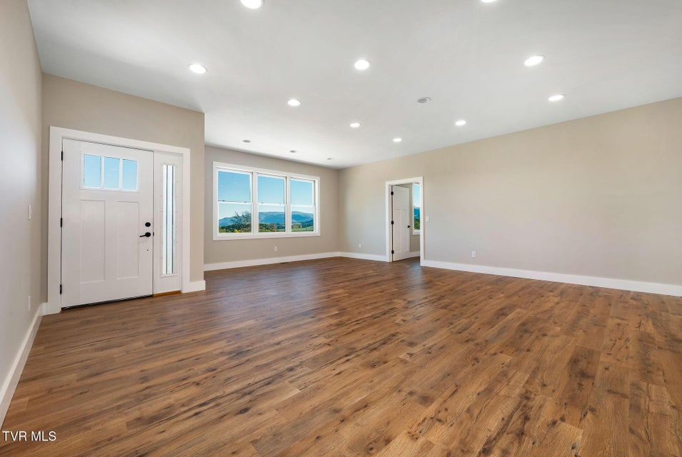Photo #27: 297 Laurel Way