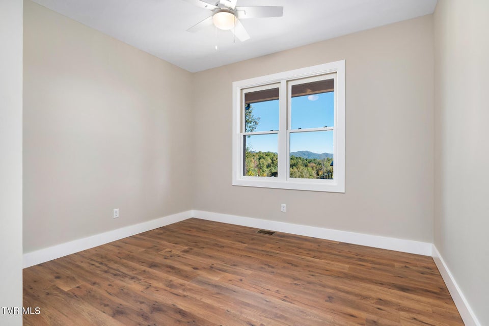 Photo #41: 297 Laurel Way
