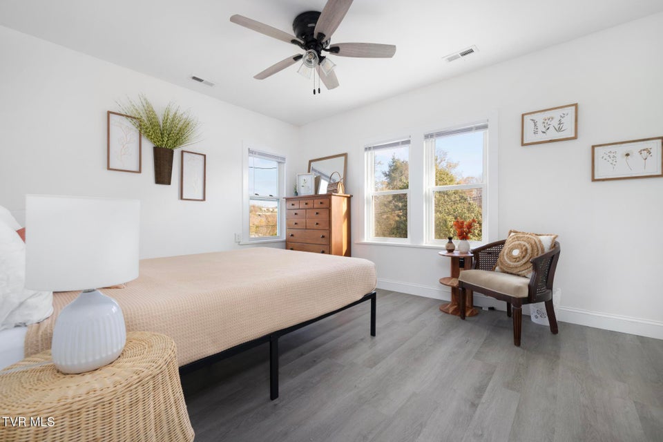 Photo #20: 722 Holston Street