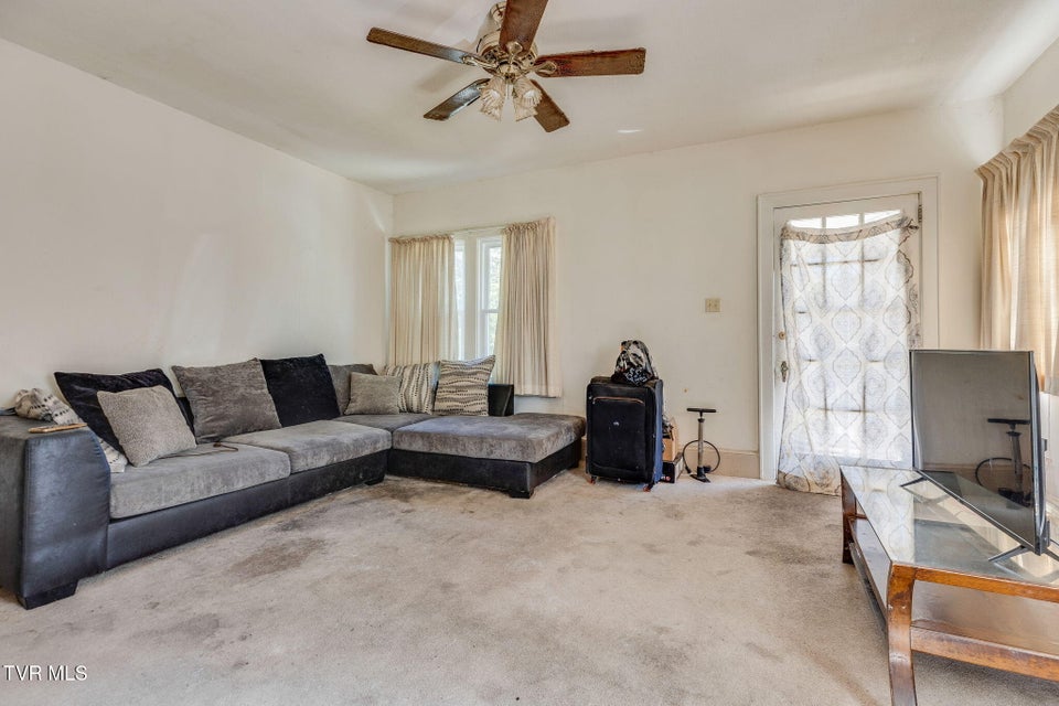 Photo #29: 722 Holston Street