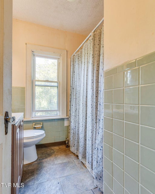 Photo #36: 722 Holston Street