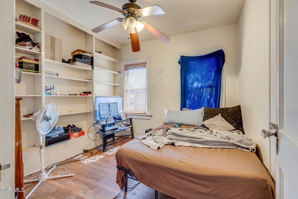 Photo #40: 722 Holston Street