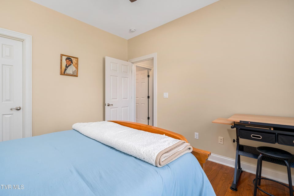 Photo #41: 1128 Keeview Drive