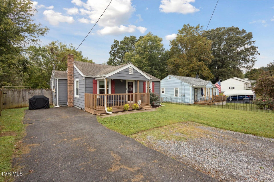 Photo #2: 225 Atlanta Avenue