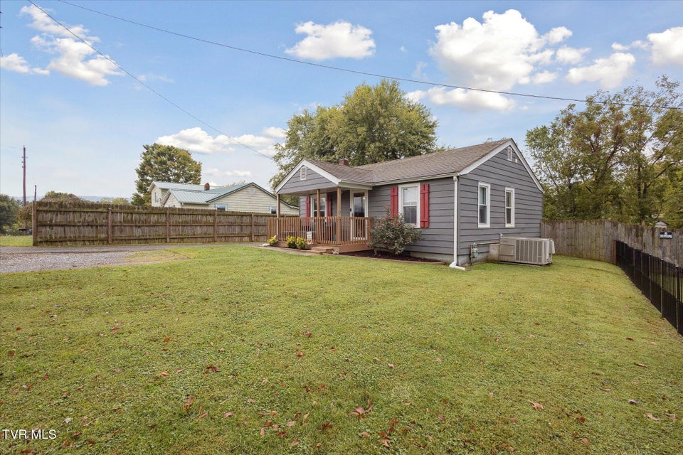 Photo #3: 225 Atlanta Avenue