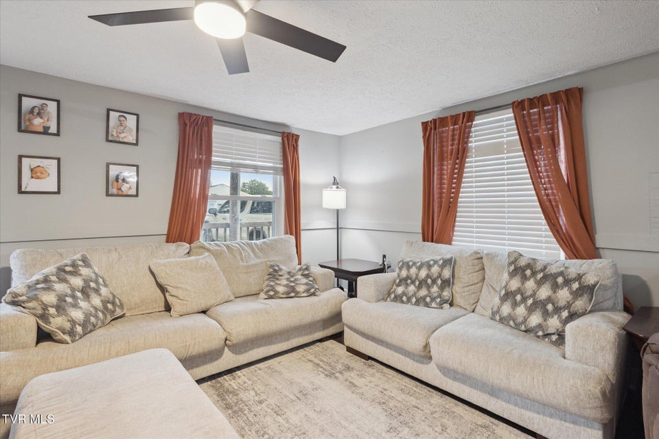 Photo #4: 225 Atlanta Avenue