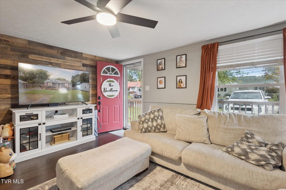 Photo #6: 225 Atlanta Avenue