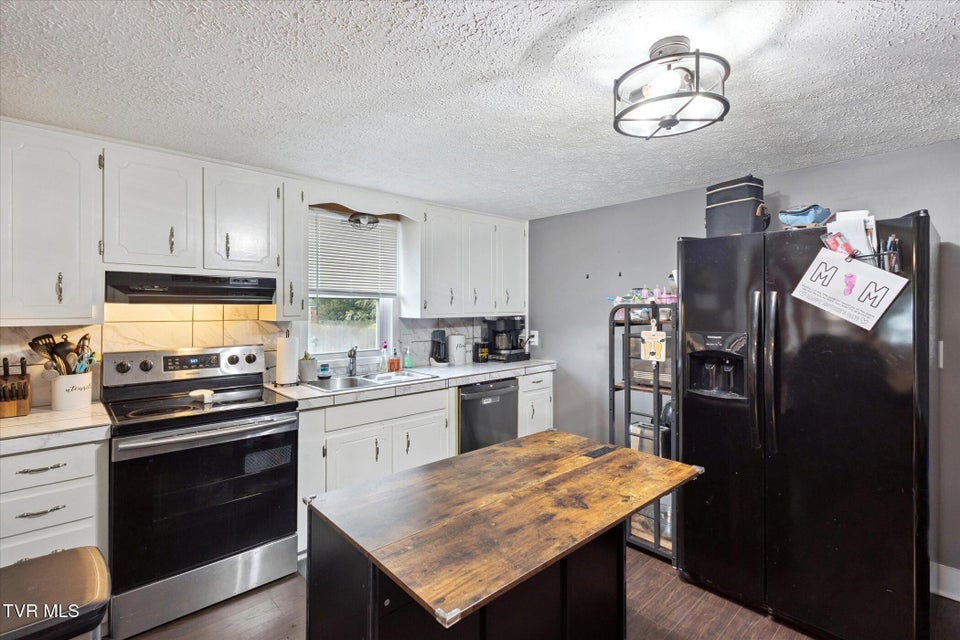 Photo #8: 225 Atlanta Avenue