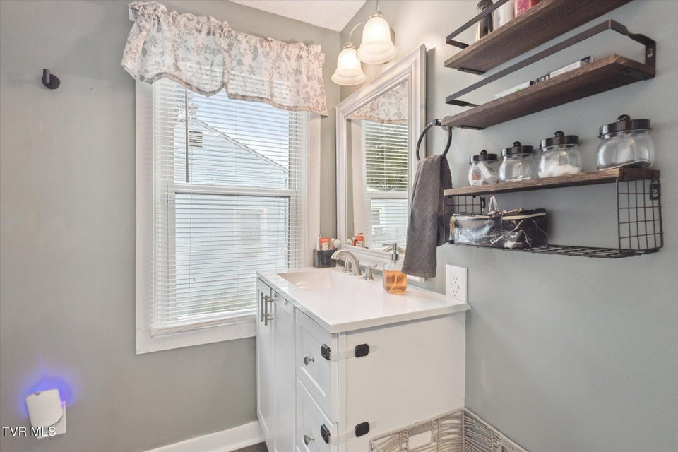 Photo #17: 225 Atlanta Avenue