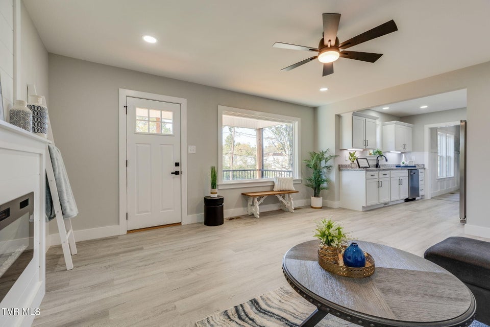 Photo #8: 108 Rosemont Street