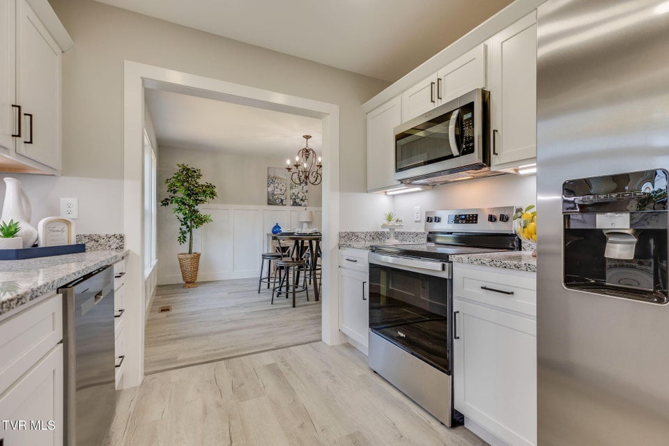 Photo #11: 108 Rosemont Street