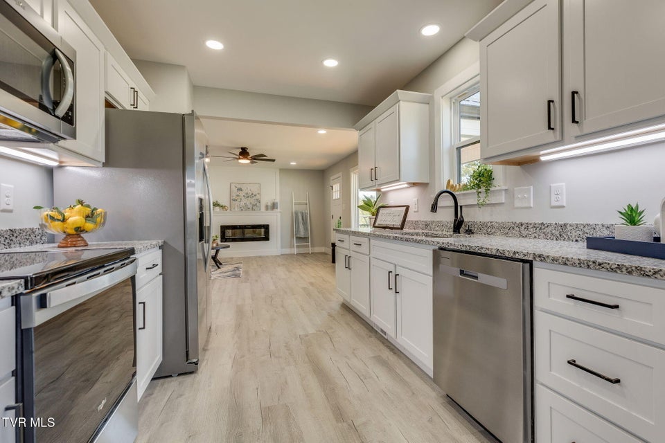 Photo #12: 108 Rosemont Street