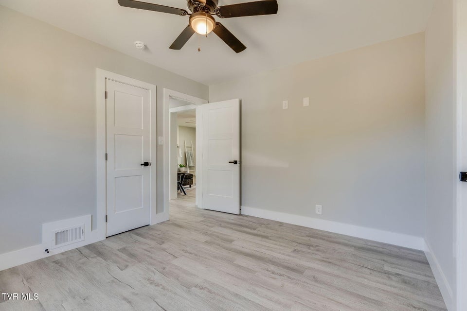 Photo #17: 108 Rosemont Street