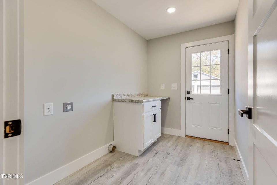 Photo #24: 108 Rosemont Street