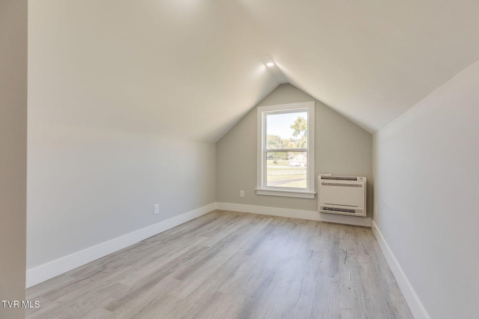 Photo #26: 108 Rosemont Street