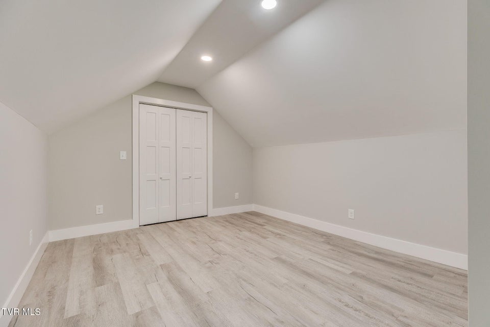 Photo #28: 108 Rosemont Street