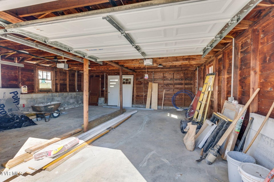 Photo #35: 108 Rosemont Street