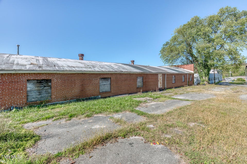 Photo #2: 129 Greenway Avenue