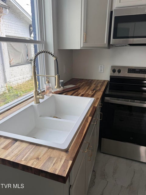 Photo #8: 600 Moore Street Street